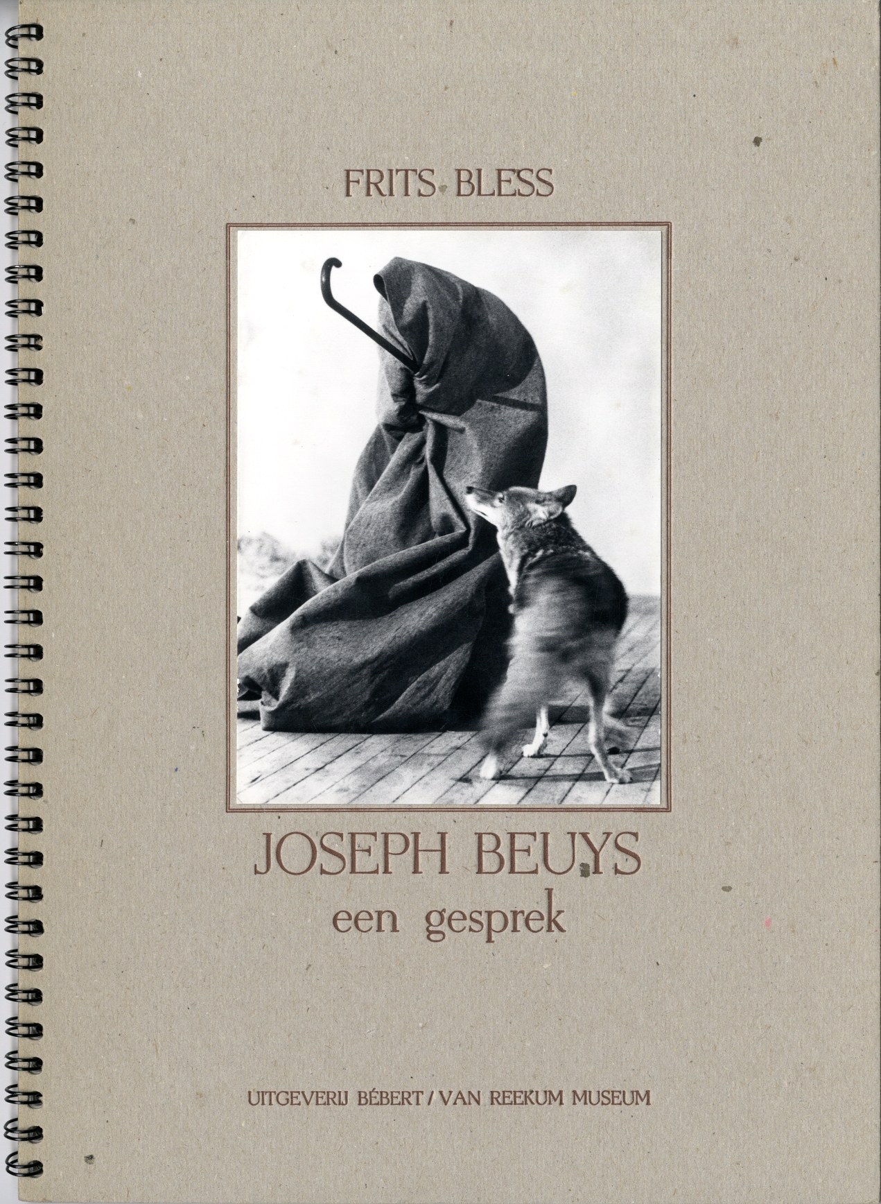 https://mediabank.vanabbemuseum.nl/vam/files/alexandria/publicaties/2018/03/18175%20beuys001.jpg