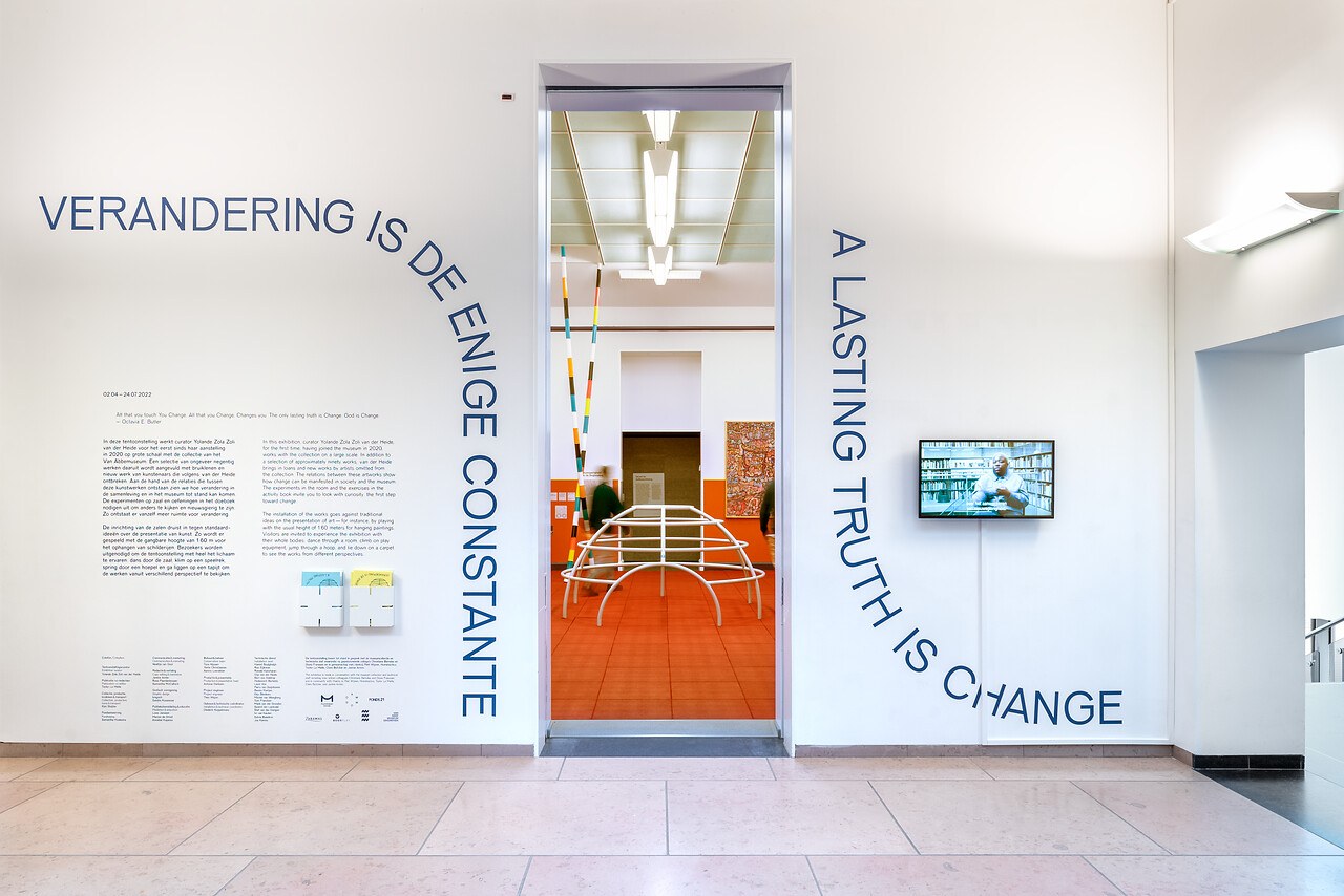 https://mediabank.vanabbemuseum.nl/vam/files/alexandria/publiciteit/zaaloverzichten/2022/alastingtruthischange/M10P6879.jpg