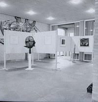 https://mediabank.vanabbemuseum.nl/vam/pcache/10012/d3/1972_keuze_fuchs009_398c4.jpg