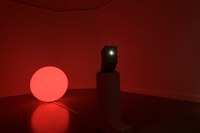 https://mediabank.vanabbemuseum.nl/vam/files/alexandria/publiciteit/zaaloverzichten/2017/glow/_DSC2758.jpg