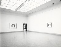 https://mediabank.vanabbemuseum.nl/vam/files/alexandria/publiciteit/zaaloverzichten/1988/dibbets/1988_dibbets017.jpg