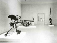 https://mediabank.vanabbemuseum.nl/vam/files/alexandria/publiciteit/zaaloverzichten/1967/tinguely&luginbuehl/1967_tinguely&luginbuehl007.jpg