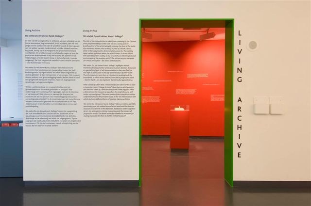 https://mediabank.vanabbemuseum.nl/vam/files/alexandria/publiciteit/zaaloverzichten/2007/wo-stehst-du/_COX1829.jpg