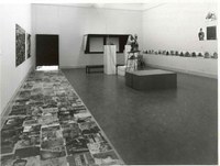 https://mediabank.vanabbemuseum.nl/vam/files/alexandria/publiciteit/zaaloverzichten/1970/tot_lering_vermaak/lering008.jpg