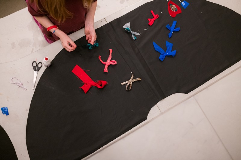 Family Art Club Special: Create and play like a bat!