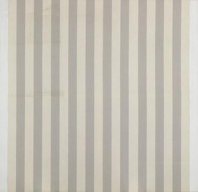 Fragmente einer Rede über die Kunst. 18 peintures sur toile. Tissus rayés blancs et colorés. Janvier 1967 blanc et gris clair