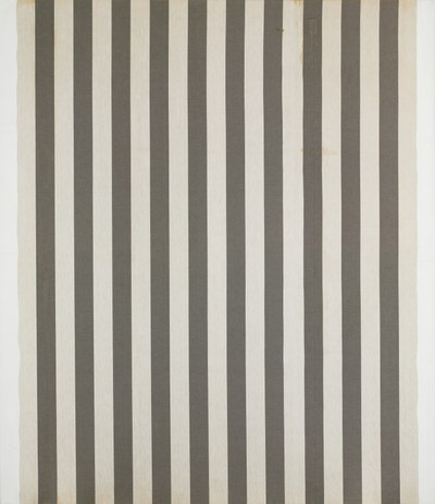 Fragmente einer Rede über die Kunst. 18 peintures sur toile. Tissus rayés blancs et colorés. Novembre 1966 blanc et gris foncé
