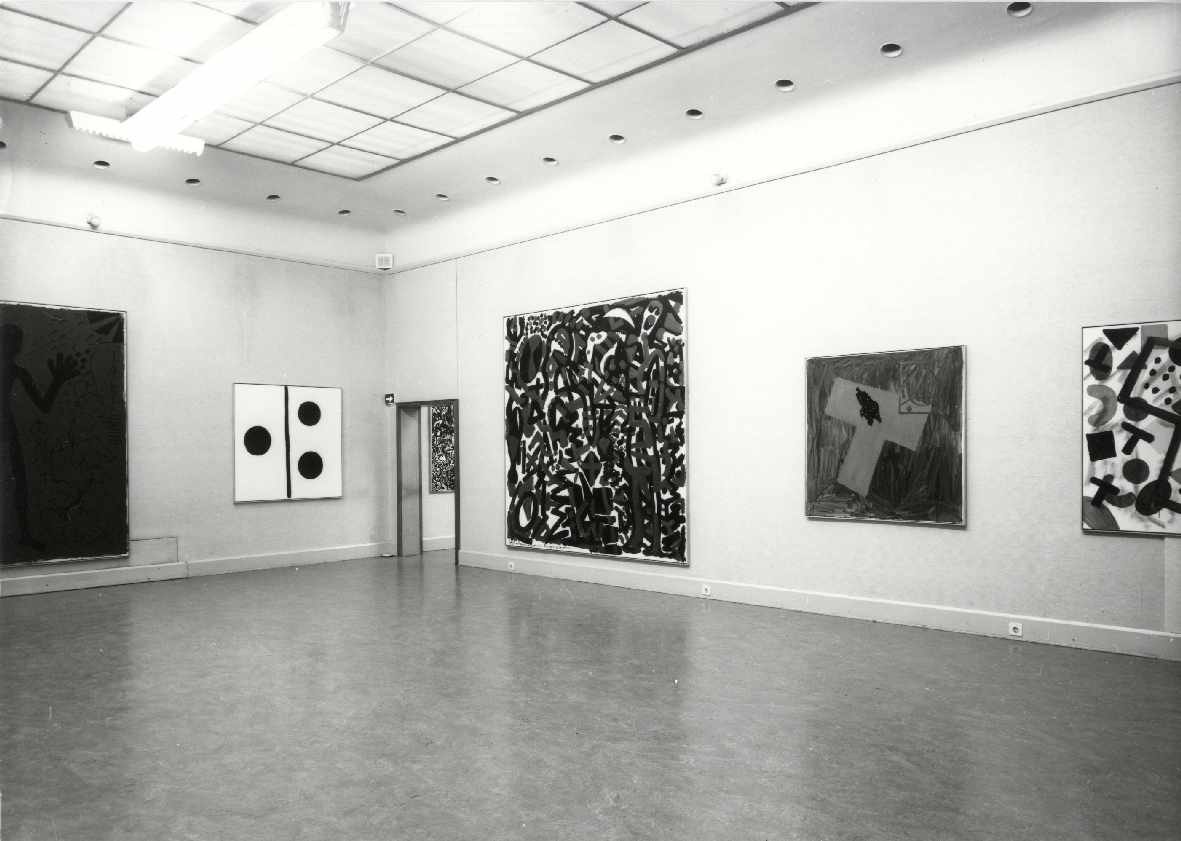https://mediabank.vanabbemuseum.nl/vam/files/alexandria/publiciteit/zaaloverzichten/1975/penck/1975_penck003.jpg
