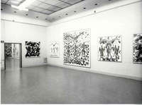 https://mediabank.vanabbemuseum.nl/vam/files/alexandria/publiciteit/zaaloverzichten/1975/penck/1975_penck011.jpg