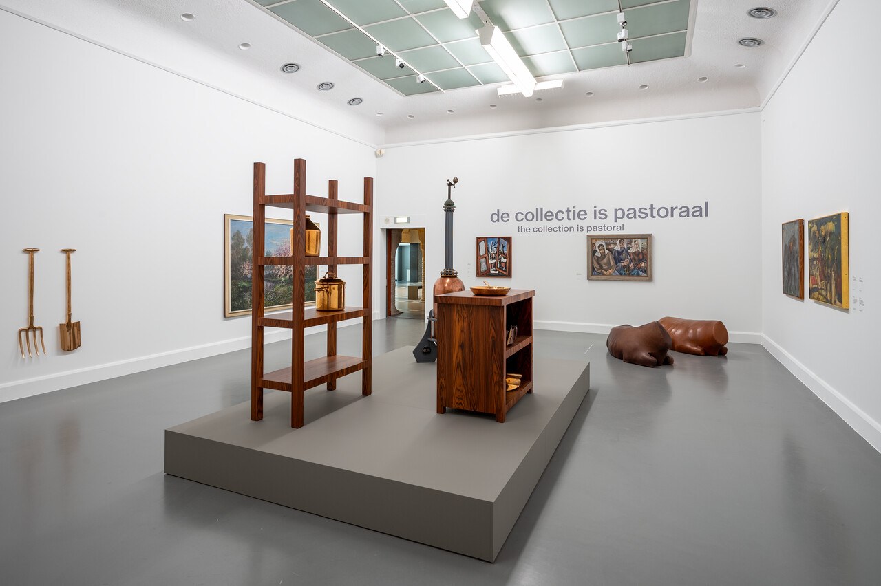 https://mediabank.vanabbemuseum.nl/vam/files/alexandria/publiciteit/zaaloverzichten/2022/decollectieis/08_De_collectie_is._het_Van_Abbemuseum_2022_Foto_Joep_Jacobs.jpg