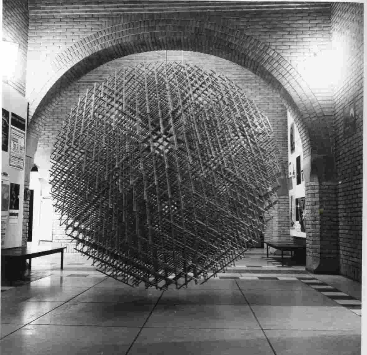 https://mediabank.vanabbemuseum.nl/vam/files/alexandria/publiciteit/zaaloverzichten/1971/morellet/1971_morellet_zaal006.jpg