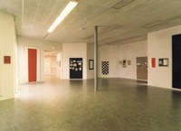 https://mediabank.vanabbemuseum.nl/vam/files/alexandria/publiciteit/zaaloverzichten/1983/vanderheyden/1983_vanderheyden008.jpg