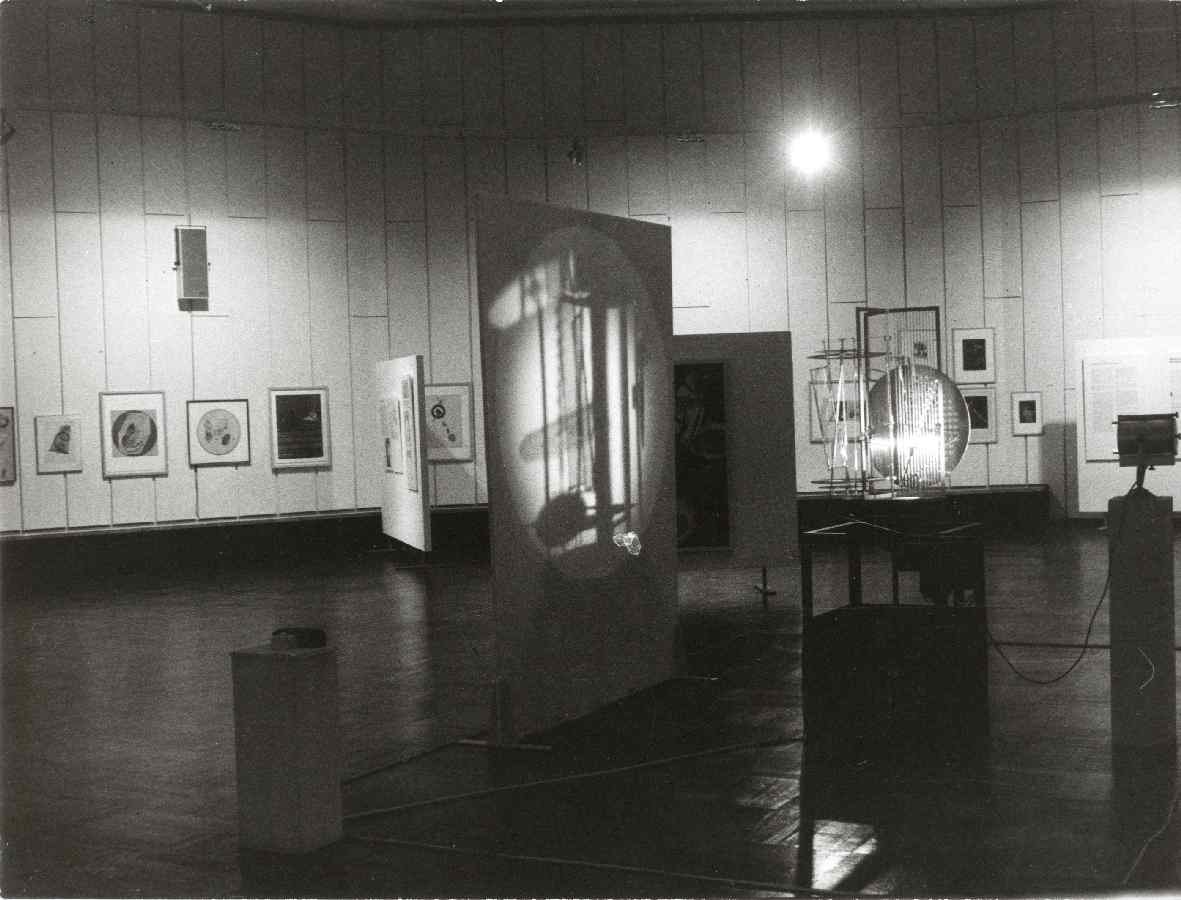 https://mediabank.vanabbemuseum.nl/vam/files/alexandria/publiciteit/zaaloverzichten/1972/moholy-nagy/1972_moholy-nagy003.jpg