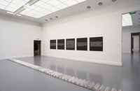 https://mediabank.vanabbemuseum.nl/vam/files/alexandria/publiciteit/zaaloverzichten/2003/about_we/260.jpg