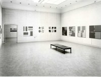 https://mediabank.vanabbemuseum.nl/vam/files/alexandria/publiciteit/zaaloverzichten/1971/lohse/1971_lohse011.jpg