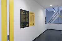 https://mediabank.vanabbemuseum.nl/vam/files/alexandria/publiciteit/zaaloverzichten/2016/vanwieisdestraat/_DSC3963.jpg